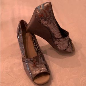 Toms silver sequin wedges size 8